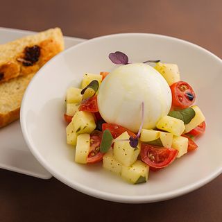 Burrata salad