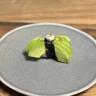 Avocado nigiri 