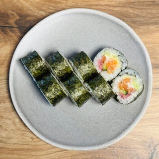 Chirashi Somon Roll