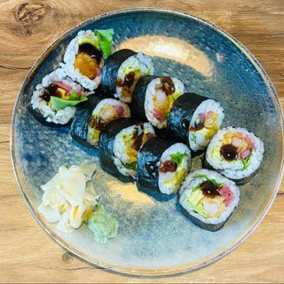 Chirashi Tempura Ebi Roll