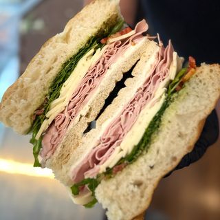 Panino Mortadela Deluxe