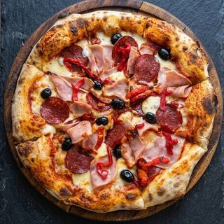 Pizza Capricciosa 60x40cm (1950g)