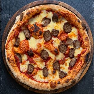 Pizza cu Mititei 60x40cm (1950g)