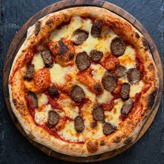 Pizza cu Mititei (650g)