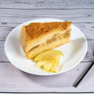 Tort de mere cu cremă de zahăr ars