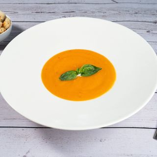 Supă cremă de legume cu crutoane