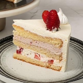 Tort mascarpone cu fructe rosii