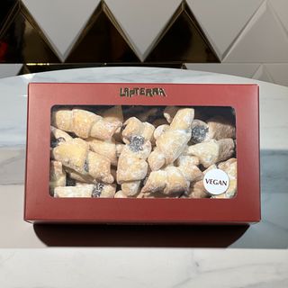 Cornulețe vegane cu magiun și nucă