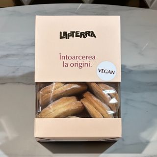 Cornulețe vegane cu magiun și nucă