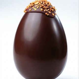 Ou ciocolată caramel alune