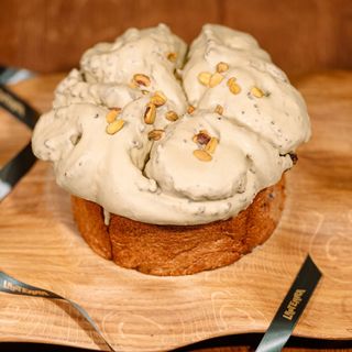 Cozonac Royal cu fistic