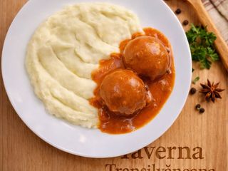 Chiftelute de porc,pireu de cartofi si sos de rosii 100g/50g/200g