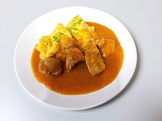 Tocanita de porc cu mamaliga