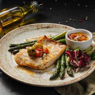 File de salau de nil in sos mediterean