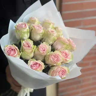 Buchet 15 trandafiri Delicat Pink