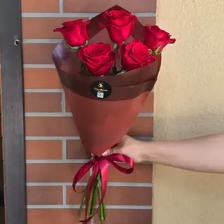 Buchet 5 trandafiri Roșii