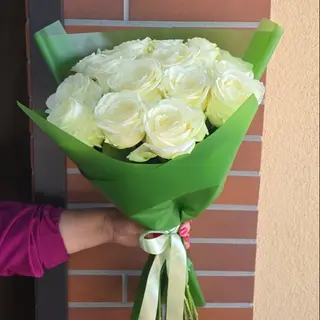 Buchet Trandafiri Albi 15