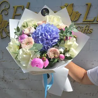 Buchet Elegant cu Hortensie