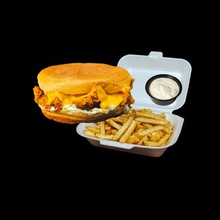 Cheeseburger crispy cu cartofi 180g si sos separat 80g