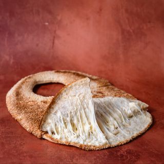 Kaake 2 cheese cu branza halloumi