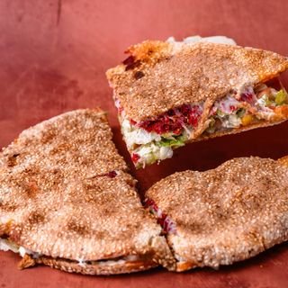 Kaake sujuk & mozzarella