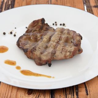 Ceafa de porc la gratar