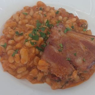 Iahnie de fasole cu ciolan