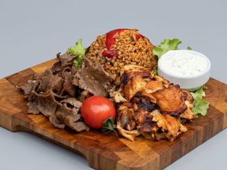 Bulgur cu pui si salata 480 g