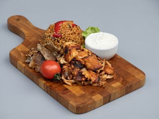 Bulgur cu vita si salata 480 g