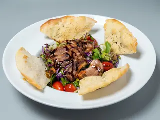 Salata cu piept de rata