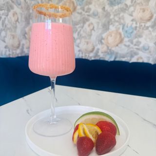 Căpșuni și banane