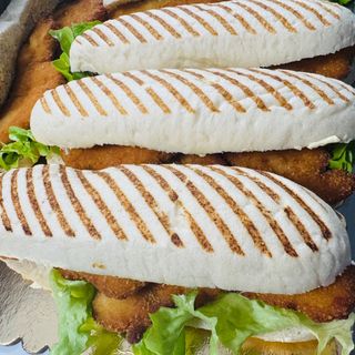 Panini cu snitel de pui