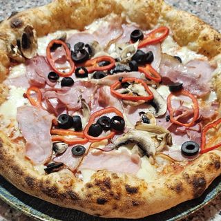 Pizza Capriciosa Ø32cm