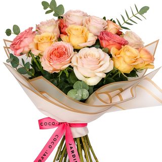 Buchet din 15 trandafiri multicolori