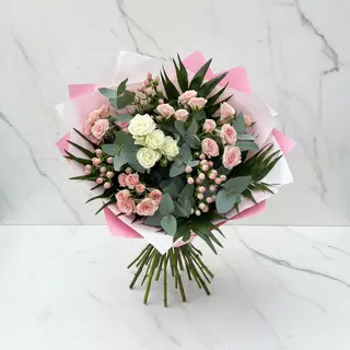 Pink Berries bouquet