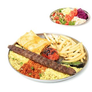 Kebab vita la farfurie