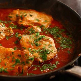 Carne in sos roșu cu piure