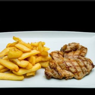 Pulpe dezosate la grătar cu cartofi