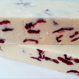 Ciocolată de casă albă cu merișoare, 100g