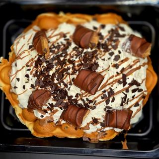 Bubble Waffle Kinder Joy