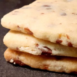 Biscuiți fragezi cu ciocolată 100g