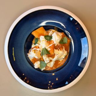 Tagliatelle cu sos de roșii si bufala