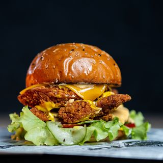 Meniu Cheesburger pui dublu+Cartofi