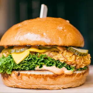 Crispy burger picant