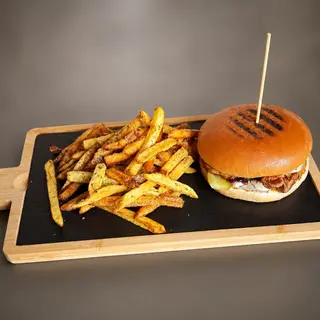 Burger de pui cu cartofi prăjiți 400g