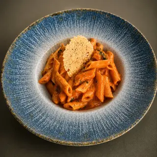 NOU! PENNE CU SOS ROSU
