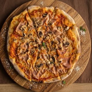 Pizza Prosciutto e funghi