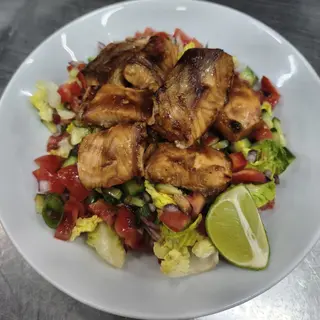 TERIYAKI SALMON SALAD / SALATĂ DE SOMON TERIYAKI / SALADE DE SAUMON TERIYAKI