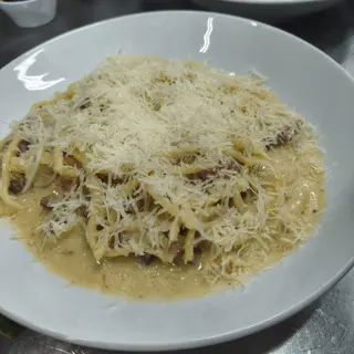 TRADITIONAL SPAGHETTI CARBONARA / SPAGHETE CARBONARA TRADIȚIONALE