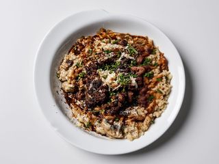 Risotto cu brânză de capră, ciuperci și salsiccia
